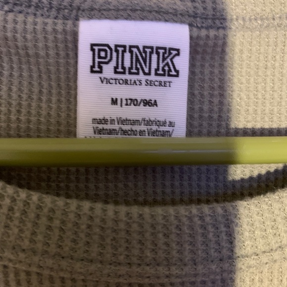 a green long sleeve adjustable length - Picture 2 of 3